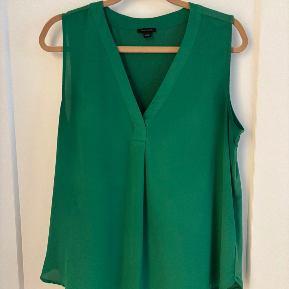 Ann Taylor Mixed Media Green Shell Large